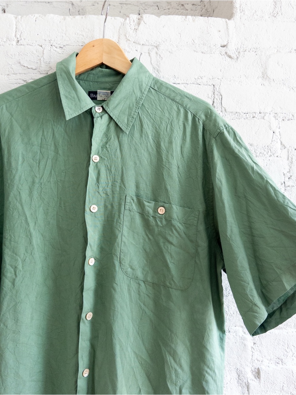 Vintage 100% Silk Button Down in Grass Green, size M